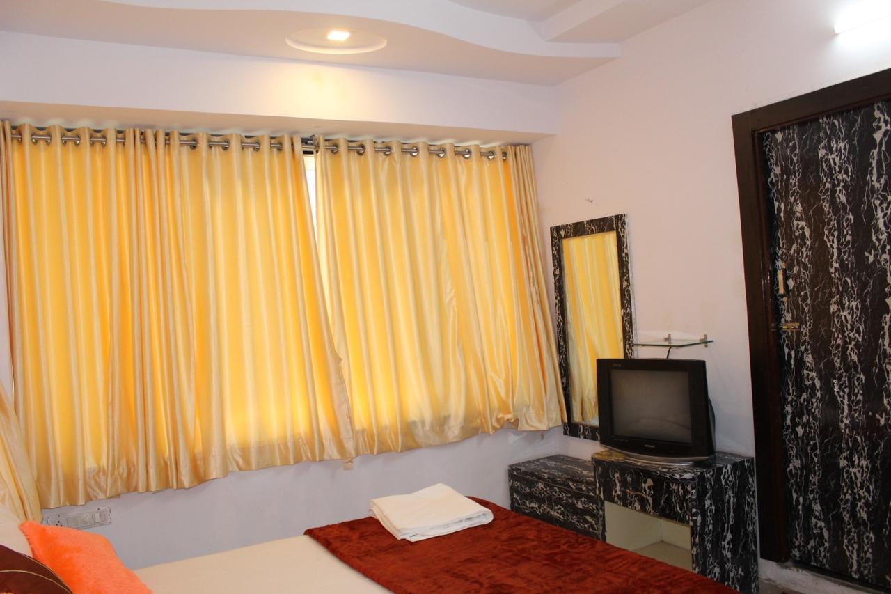Hotel Kum Kum Adalaj Dış mekan fotoğraf