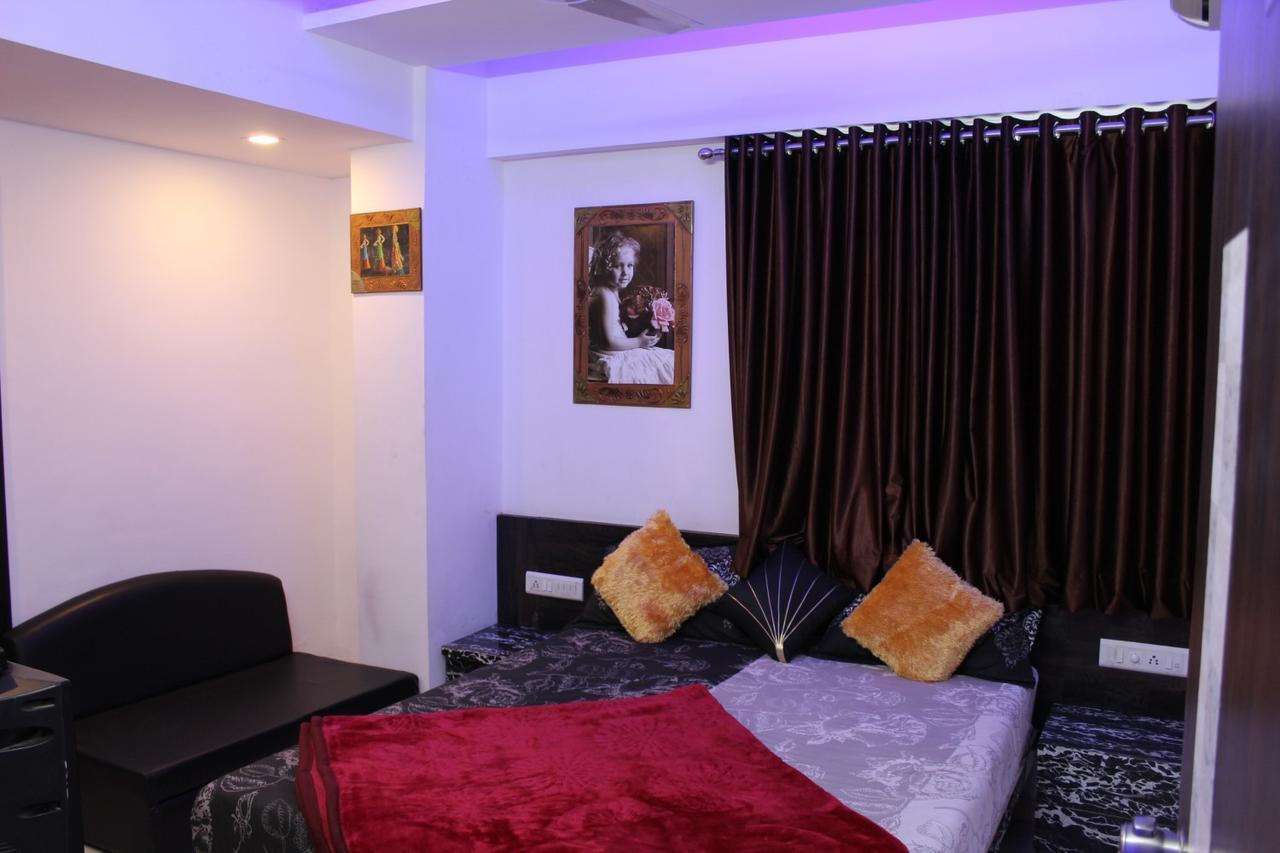 Hotel Kum Kum Adalaj Dış mekan fotoğraf