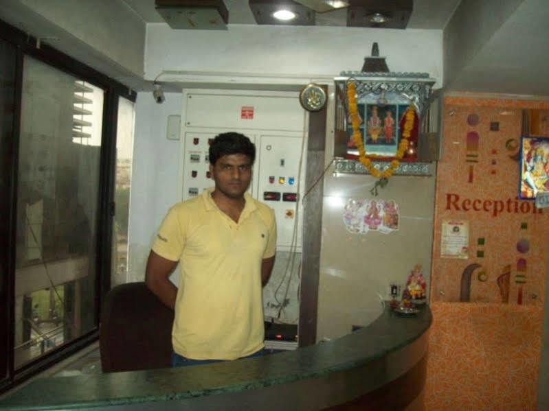 Hotel Kum Kum Adalaj Dış mekan fotoğraf